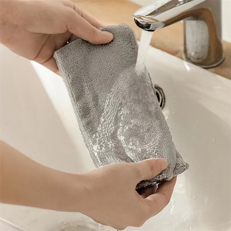 Retractable Bed Bottom Cleaning Brush with Microfiber Dust Remover